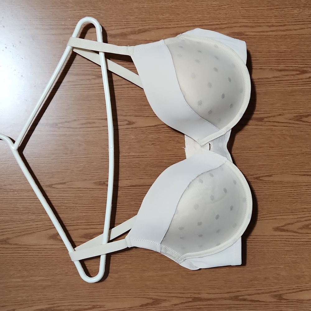 Bras - Picture 7 of 12